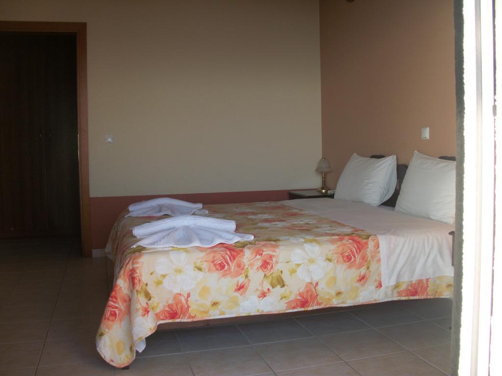 Dioni Studios & Apartments Poros  Dış mekan fotoğraf