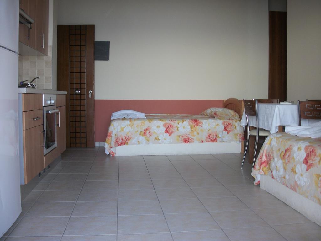 Dioni Studios & Apartments Poros  Dış mekan fotoğraf
