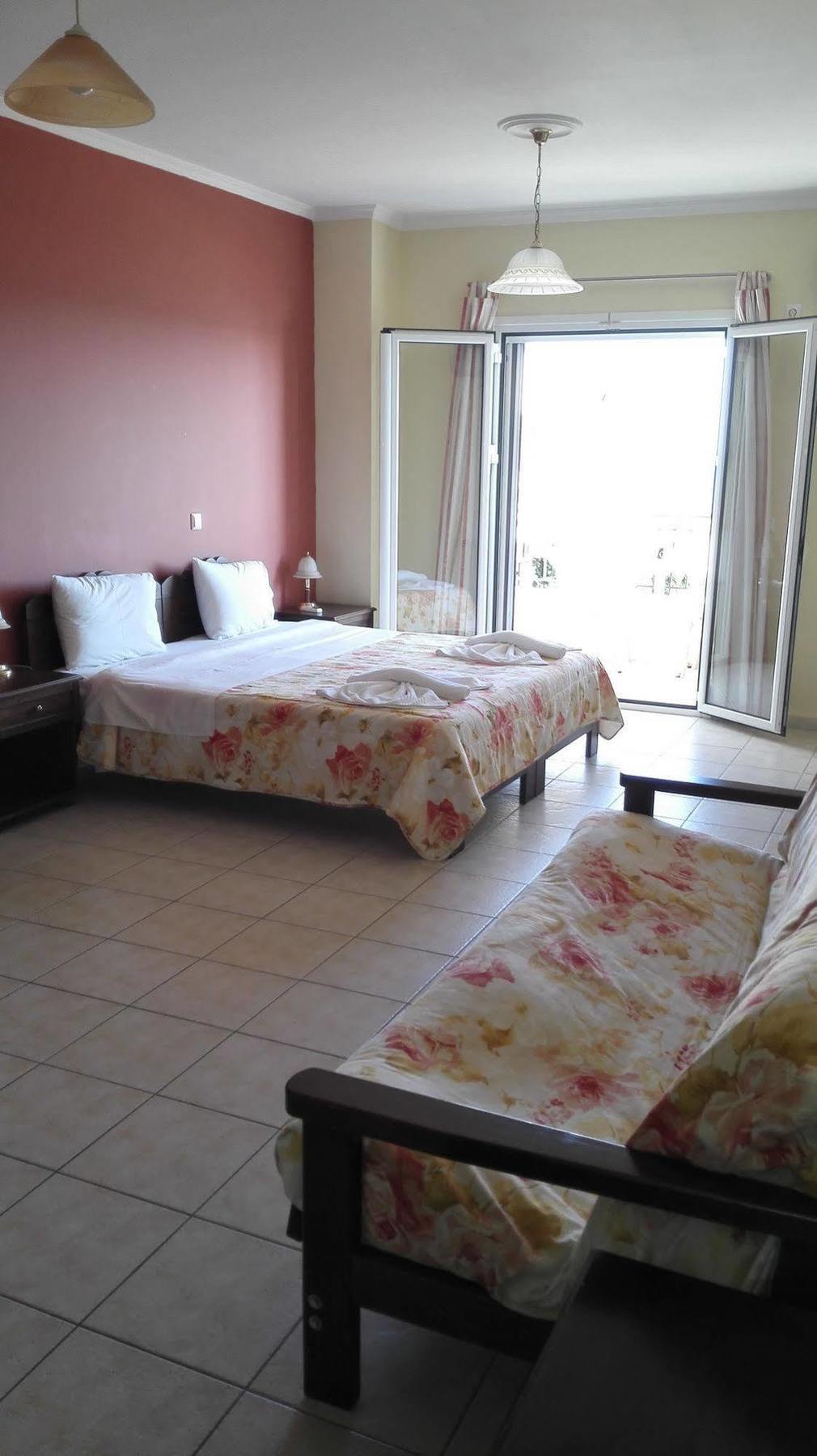 Dioni Studios & Apartments Poros  Dış mekan fotoğraf