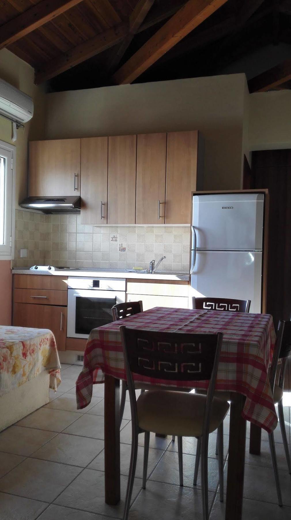 Dioni Studios & Apartments Poros  Dış mekan fotoğraf