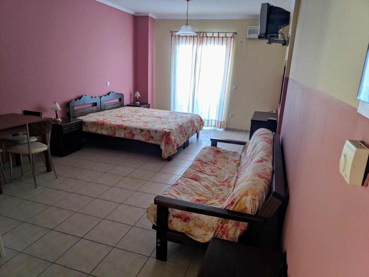 Dioni Studios & Apartments Poros  Dış mekan fotoğraf